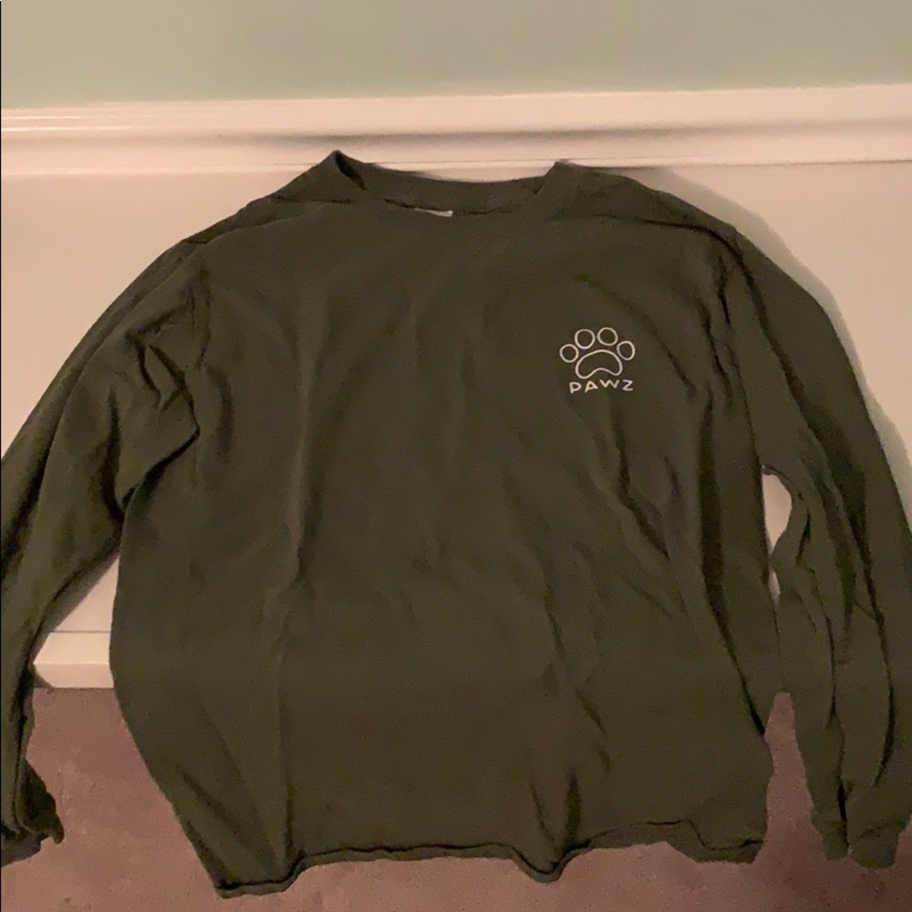 Women’s olive green long sleeve tee